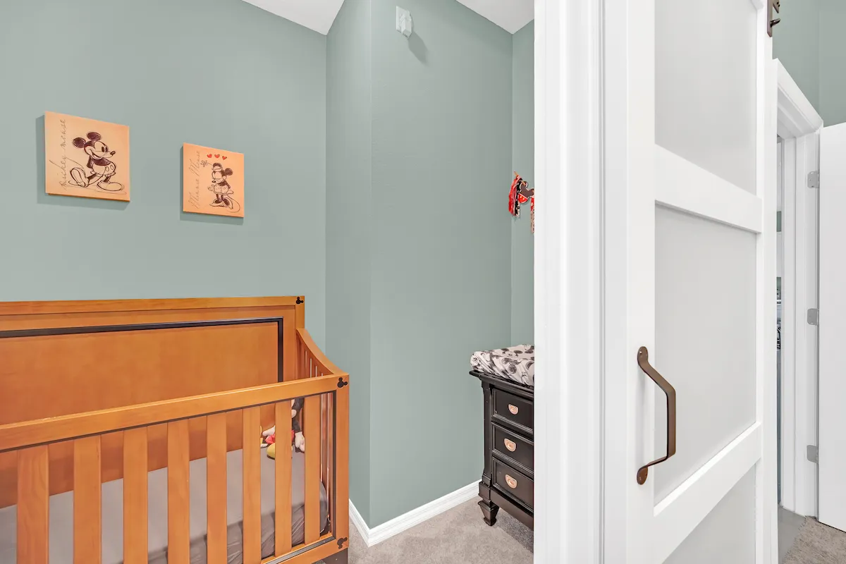 Main floor crib
